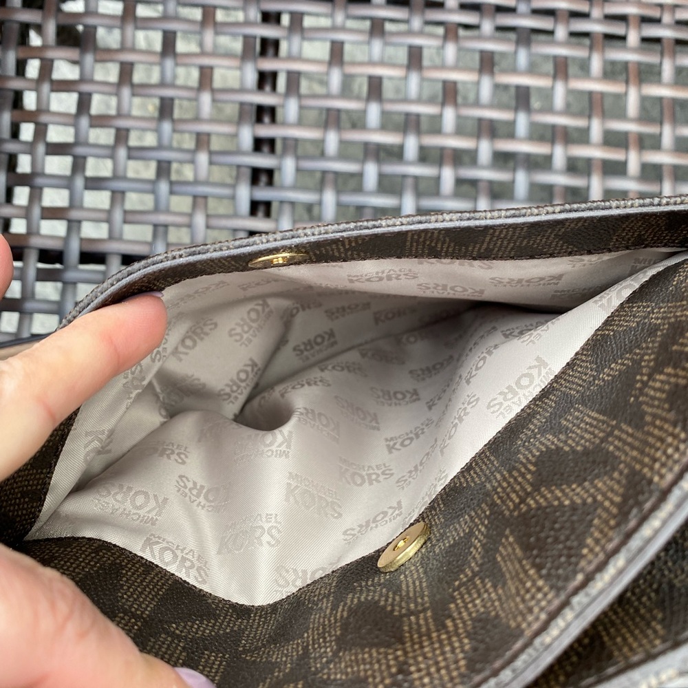 Michael Kors Crossbody bag. - Picture 11 of 11